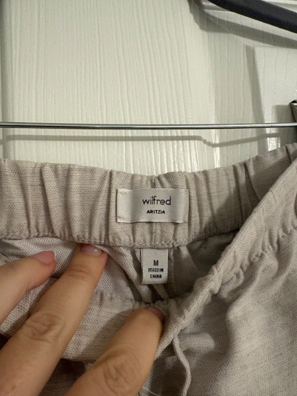 Aritzia Wide-Leg Linen Drawstring Pants in Light Beige - Picture 5 of 5